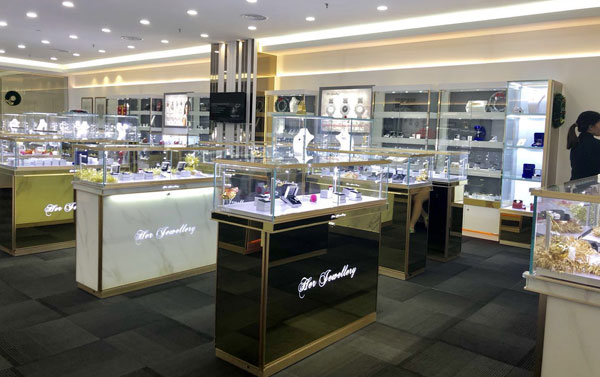 玻璃精品柜材質選擇考慮三個因素 玻璃精品柜材質選擇考慮三個因素