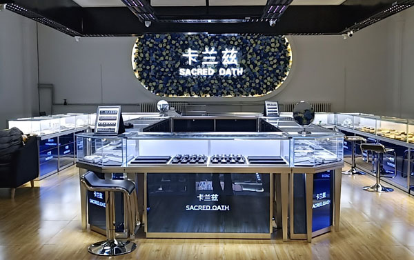 卡蘭茲商場(chǎng)玻璃展柜 卡蘭茲商場(chǎng)玻璃展柜